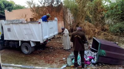 رفع 4 أطنان من القمامة والمخلفات الصلبة خلال حملة نظافة بالأقصر