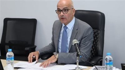 رئيس جامعة عين شمس يوجه بوضع ضوابط موحدة لمجالس التأديب