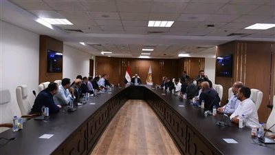 وزير العمل: ندرس تأسيس مركز تدريب مهني بـ«شق التعبان» لتأهيل العمال على صناعة الجرانيت والرخام 