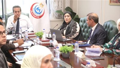 وزير الصحة يتابع مستجدات منظومة دعم وصرف الألبان الصناعية