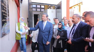 محافظ دمياط يفتتح محطة رفع صرف صحي النجارين بكفر البطيخ 