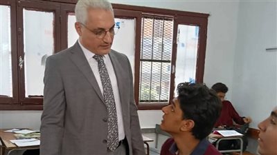 وكيل تعليم القاهرة يتابع انتظام العملية التعليمية بإدارة حدائق القبة