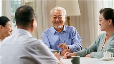 كيف يُفيد التواصل الاجتماعي القدرات الإدراكية في مراحل متقدمة من العمر؟