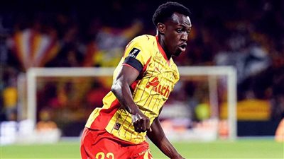 بعد إهتمام النصر بضمه.. لاعب الهلال السابق مصمم علي البقاء في أوروبا