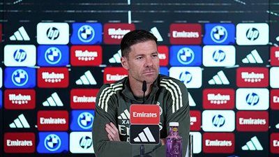 ألونسو قبل الكلاسيكو: نريد ملعبًا ينبض بالحماس.. ومبابي في أفضل حالاته