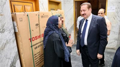 محافظ المنوفية يسلم مساعدات مالية وعينية عاجلة لـ 12 حالة إنسانية