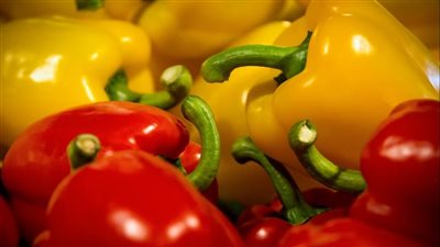 هذه الأطعمة تساعد على مكافحة حب الشباب 