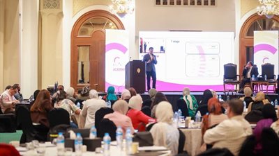 «الصحة» تختتم برنامجًا تدريبيًا لـ100 صيدلي إكلينيكي في علاج الأورام