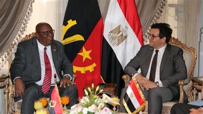وزير الثقافة يبحث مع نظيره الأنجولي دعم مشاركة الفنون الأنجولية بالفعاليات الثقافية بمصر