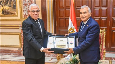 النائب العام يزور رئيس مجلس الشيوخ لتهنئته بتولي منصبه الجديد