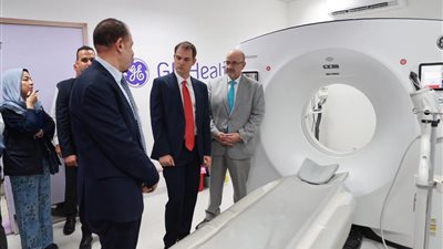  مستشفى الشيخ زايد التخصصي تستقبل وزير الدولة البريطاني لشؤون الشرق الأوسط