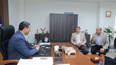 محافظ دمياط يلتقى مع رئيس الهيئة العامة للخدمات البيطرية