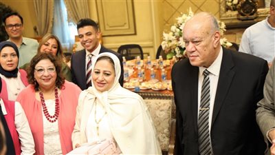 تكريم حنان بدور تقديرًا لعطائها بميناء القاهرة الجوي