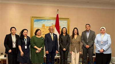 وزيرة التضامن تلتقي وزير الأسرة والتنمية بسنغافورة 