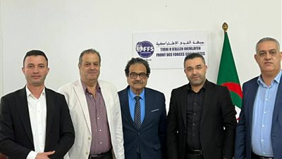 رئيس الحزب المصري الديمقراطي الاجتماعي يزور جبهة القوى الاشتراكية بالجزائر 