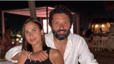 كريم محمود عبد العزيز وزوجته