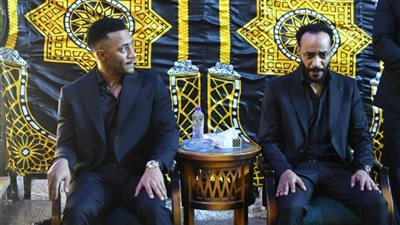 أحمد السقا ومحمد سعد وياسر جلال.. نجوم الفن يعزون محمد رمضان في وفاة والده (صور)