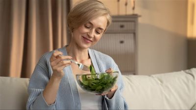 ما هي الفوائد الصحية الخارقة التي يستفيد منها الجسم عند تناول السبانخ؟