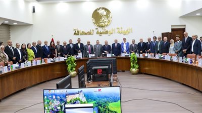 مقاتل في ملحمة البناء والتنمية.. تفاصيل تصريحات رئيس هيئة قناة السويس في ندوة 