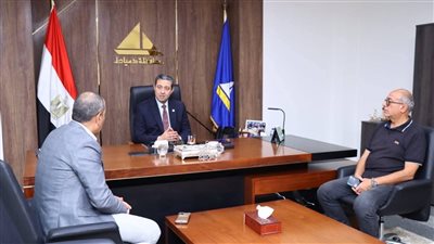 محافظ دمياط يلتقى بنائب رئيس مجلس إدارة شركة توزيع الكهرباء