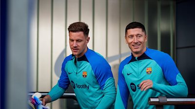 عملاقي تركيا يترقبان وضع ليفاندوفسكي وتير شتيجن مع برشلونة