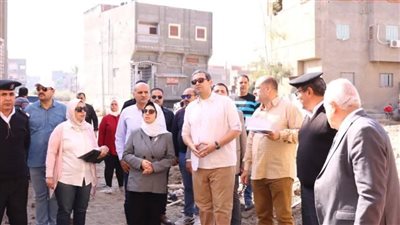 محافظ دمياط يقود حملة لإزالة حالة بناء مخالف بعزبة البرج