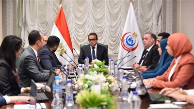وزير الصحة يبحث إطلاق المنصة الموحدة للمبادرات الرئاسية الصحية