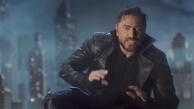 بإعلان مع أسماء جلال.. تامر حسني يعود لنشاطه الفني بعد أزمته الصحية 