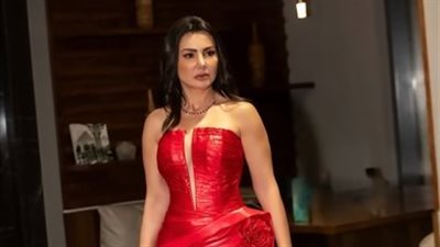 دينا فؤاد تتألق بالأحمر في أحدث جلسة تصوير (صور)
