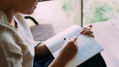 كيف تساعد هواية الكتابة على برمجة عقلك وزيادة المرونة؟