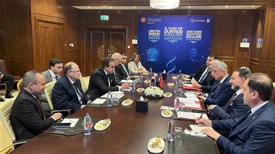 وزير الصحة يلتقي نظيره التركي على هامش المؤتمر الطبي العالمي