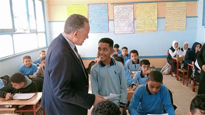 مدير تعليم أسيوط يتفقد عدد من المدارس لمتابعة انتظام الدراسة