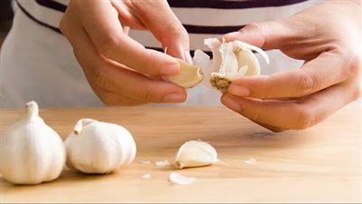 الثوم دون تقشير.. طريقة سريّة لتعزيز جهاز المناعة