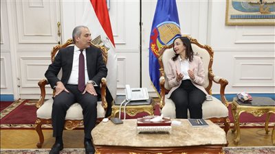 رئيس البنك الزراعي يستعرض مع محافظ البحيرة برامج تمويل صغار المزارعين لتحقيق التنمية الزراعية والريفية