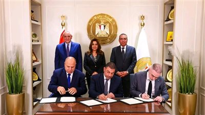 توقيع عقد إدارة وتشغيل مرفقي النقل الداخلي بمدينة طنطا والمحلة الكبرى بالشراكة مع القطاع الخاص