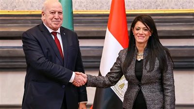 مصر والجزائر تتفقان على تطوير العلاقات بمجالات الصحة والدواء والاتصالات والتعليم والسياحة وبناء القدرات