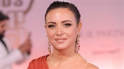 بعد طرحه برومو الست.. ريهام عبد الغفور تدافع عن منى زكي: 