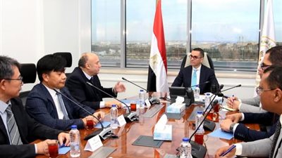 وزير الاستثمار يبحث مع إل جي خطط التوسع والإنتاج والتصدير