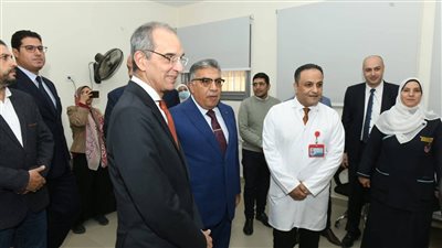 محافظ الدقهلية ووزير الاتصالات وتكنولوجيا المعلومات يتابعان أعمال منظومة التشخيص عن بعد