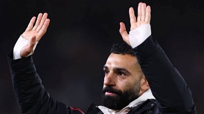 خيانة بالإنفيلد.. محمد صلاح يستعين بـ«ست الحبايب» بعد تجميده فى ليفربول 
