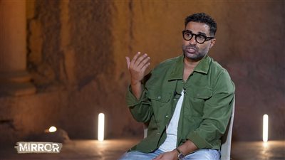 أحمد فهمي: أهلي لم يقرروا لي متى أتزوج أو أطلق