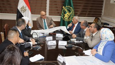 محافظ القليوبية يناقش الانتهاء من إعداد المخطط التفصيلي لمنطقتي العكرشة الصناعية 