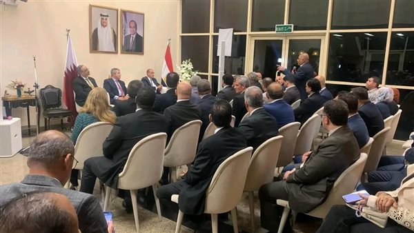 وزير الخارجية يلتقي الجالية المصرية في قطر