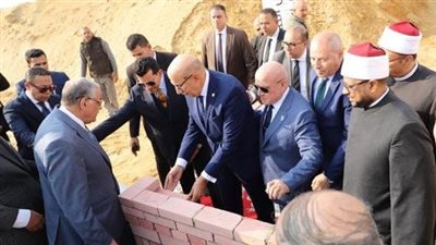 رئيس مجلس القضاء الأعلى يضع حجر أساس مسجد شهداء القضاة بالتجمع السادس