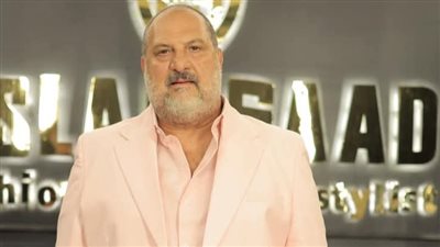 خالد الصاوي يقدم العزاء للزعيم عادل إمام في وفاة شقيقته