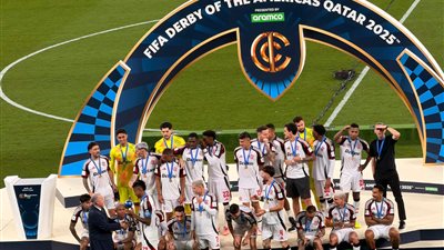 أبو ريدة يسلّم كأس ديربي الأمريكتين لفلامنجو البرازيلي