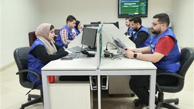 الصحة: الخط الساخن (105) يستقبل 5000 مكالمة خلال نوفمبر بنسبة إنجاز 100%