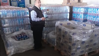 حملات مفاجئة وراء ضبط مخزنين لحيازتهم مواد غذائية مجهولة وتحرير 11 محضرا بقويسنا والباجور