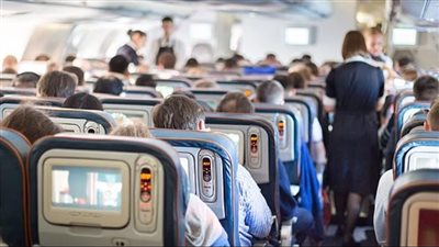 لماذا تحتوي الطائرات على كاميرات خفية؟