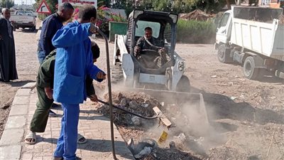 بالصور.. رفع 70 طن مخلفات وأتربة لصورات نظافة وتجميل الشوارع بالأقصر